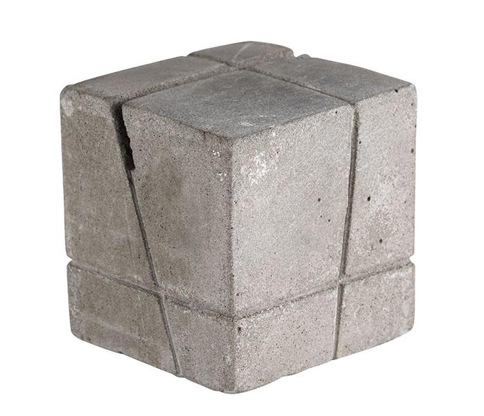 Kaarthouder beton vierkant, grijs, 3x3x3cm, verpakt per 4 stuks.