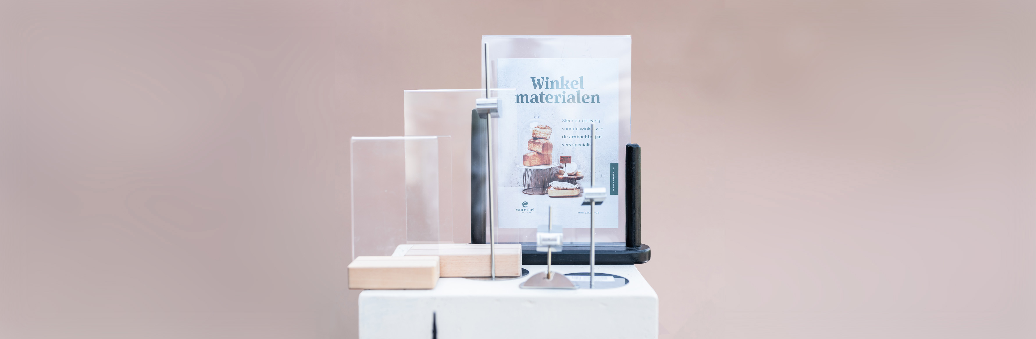 Prijskaart- & Folderhouders - Van Erkel Winkelmaterialen